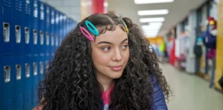 15 Cute and Easy Curly Hairstyles for School