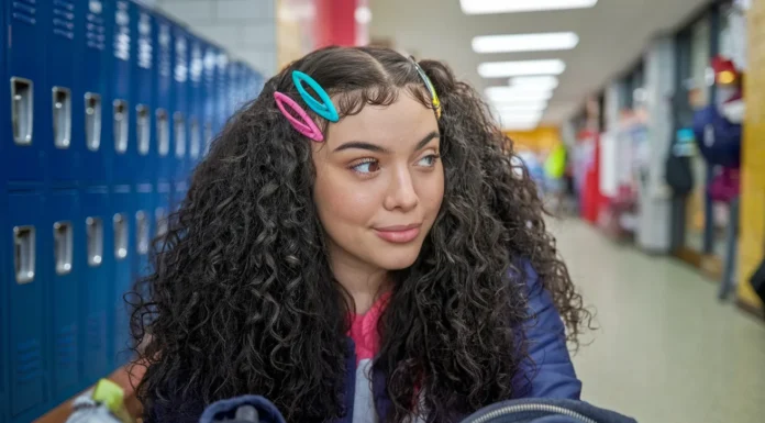 15 Cute and Easy Curly Hairstyles for School